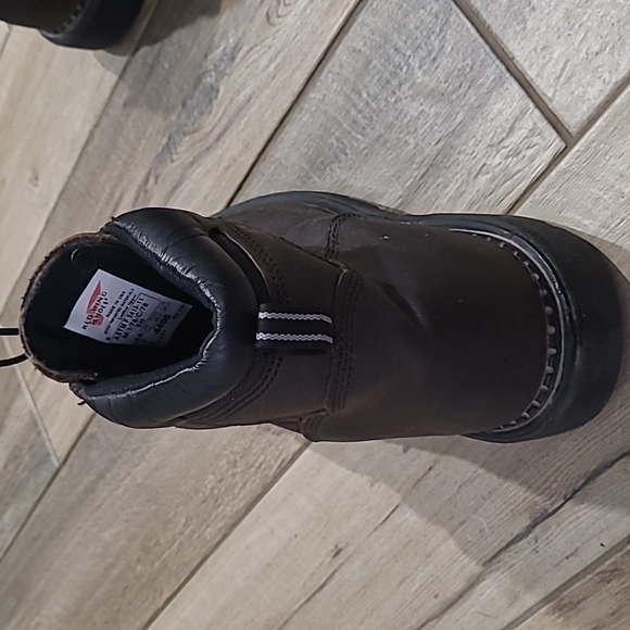 Red Wings Boots* - Picture 9 of 13